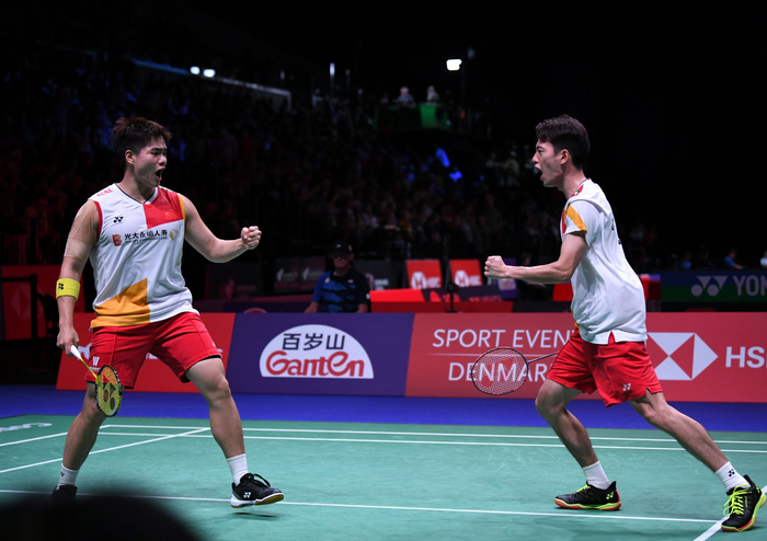 直球偏两缝 直球偏两缝